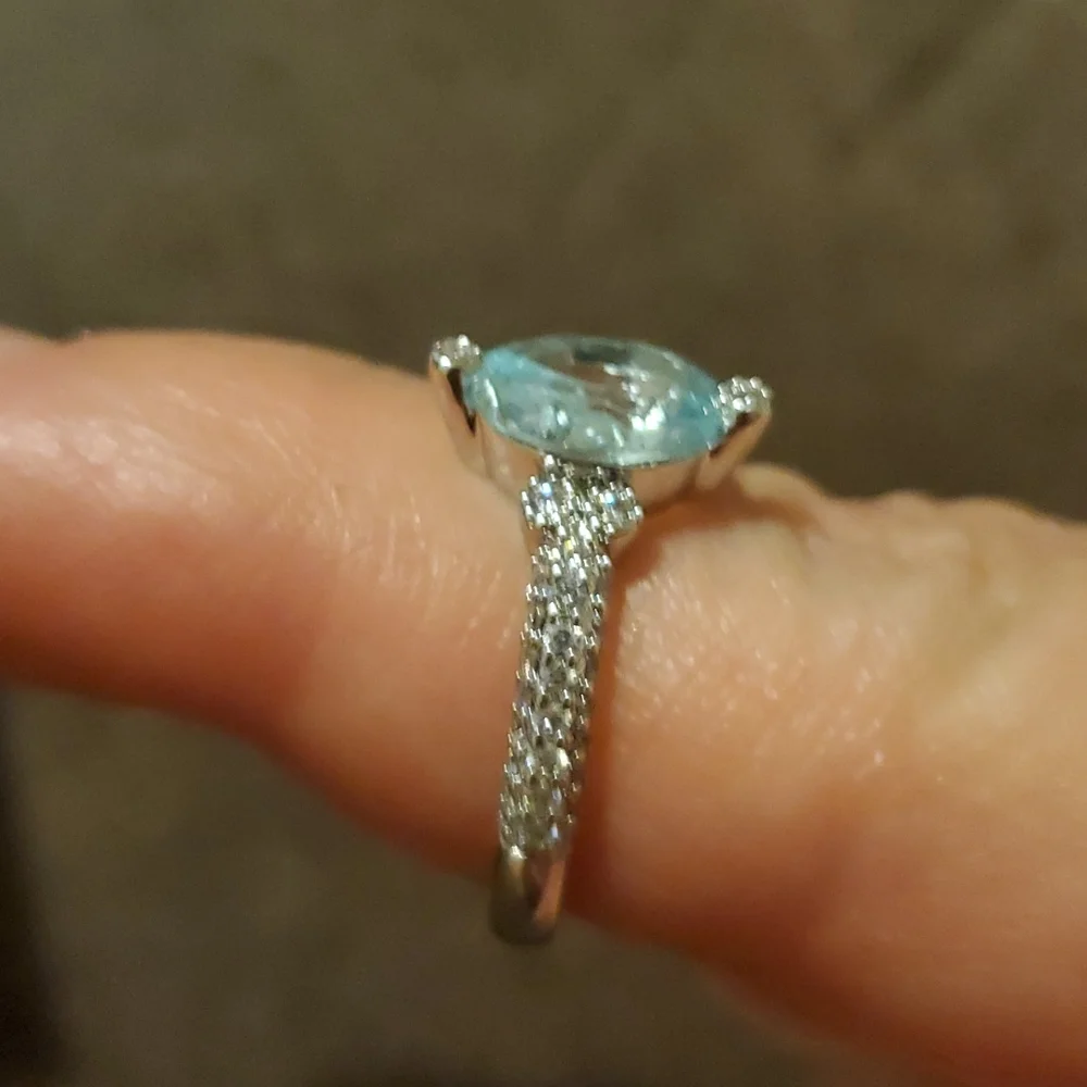 Ladies ring size 8 - Picture 6 of 7